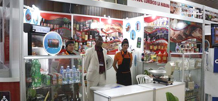 La Empresa Provincial de Comercio viste sus mejores galas
